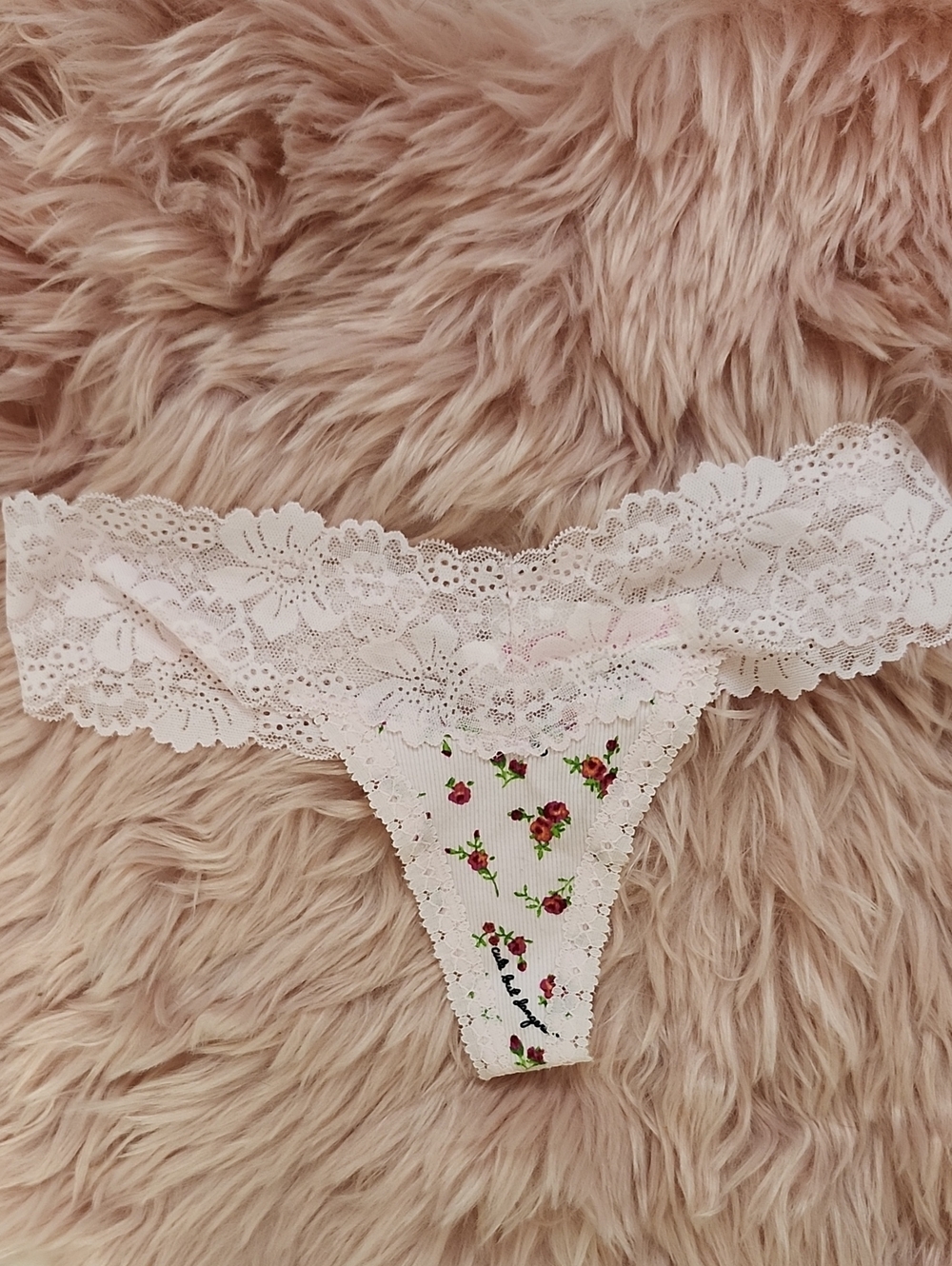 Brand New PINK VICTORIA'S SECRET FLORAL LACE LOGO THONG-XS